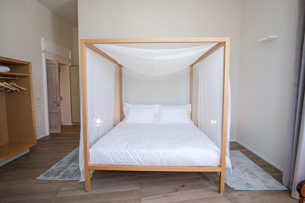 Dimora De Matera Luxury Suites Cosenza Exterior photo